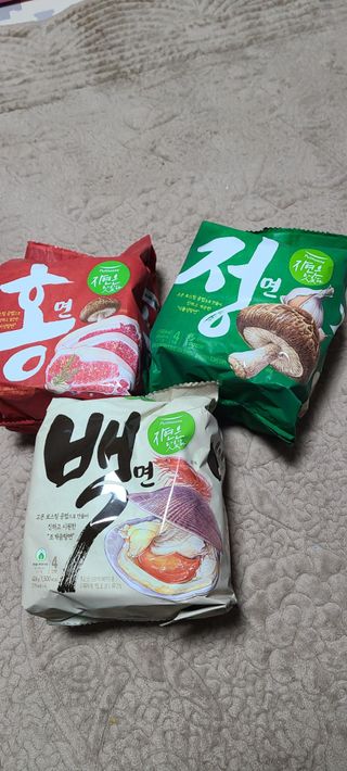 [풀무원] 자연은맛있다 정면, 백면, 홍면  세트 — 5점을 준 리뷰어가 2021년 4월 올린 사용 사진