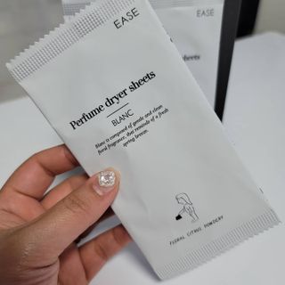[이즈라이프코스메틱] 퍼퓸 드라이어 시트 히노끼향  or 블랑향 2중 택1 30매 — 4.5점을 준 리뷰어가 2021년 5월 올린 사용 사진