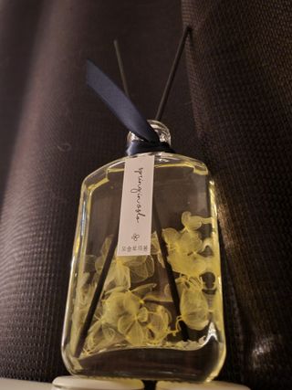 디어포레스트 쁘띠 플라워 디퓨저 시리즈 — 5점을 준 리뷰어가 2022년 8월 올린 사용 사진