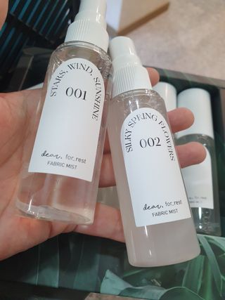 디어포레스트 [5개세트] 숲속의 하루 패브릭미스트 (섬유향수/ 룸스프레이) 50ml 5개 — 5점을 준 리뷰어가 2022년 9월 올린 사용 사진