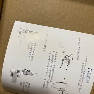 맥스퍼 단단한 집게형 침대 휴대폰 자바라 거치대 — 5점을 준 리뷰어가 2021년 12월 올린 사용 사진