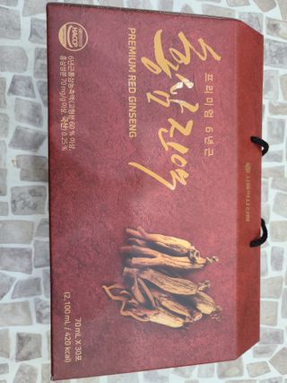 서울약사신협_프리미엄 6년근 홍삼진액_70mlx30포 — 5점을 준 리뷰어가 2021년 3월 올린 사용 사진
