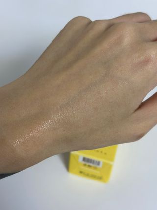 스킨큐어 산다화 비타민c 화이트닝 에센스 30ml — 5점을 준 리뷰어가 2023년 9월 올린 사용 사진