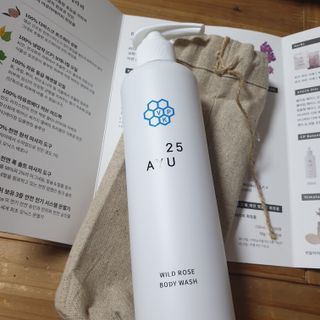 AYU25[아유트웬티파이브]피부 진정, 보습 와일즈 로즈 바디워시 — 5점을 준 리뷰어가 2021년 3월 올린 사용 사진