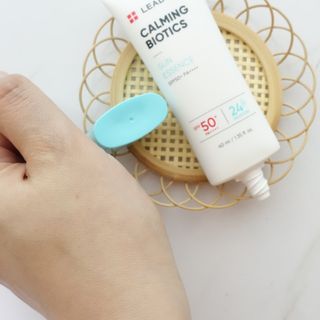 리더스코스메틱 리더스 카밍 바이오틱스 선 에센스 SPF 50+ PA++++ — 5점을 준 리뷰어가 2022년 6월 올린 사용 사진