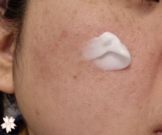[휴랑] 오미자 2,000알로 피부 생기를 채워주는 밸런싱 크림 — 4점을 준 리뷰어가 2021년 10월 올린 사용 사진