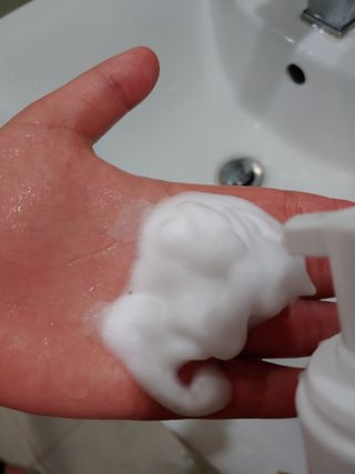[바이로담] 저자극 약산성버블 폼 폼클렌징 150ml — 5점을 준 리뷰어가 2021년 4월 올린 사용 사진