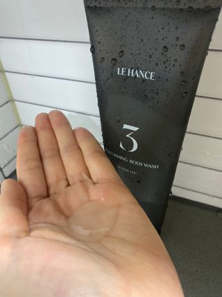 르핸스 퍼포밍 3 바디워시 비반트포렛/베티버포그 — 5점을 준 리뷰어가 2022년 12월 올린 사용 사진