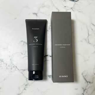 르핸스 퍼포밍 3 바디워시 비반트포렛/베티버포그 — 4점을 준 리뷰어가 2023년 1월 올린 사용 사진