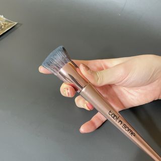 [툴앤썸] 메이크업 브러시로 바르고 호빵 스펀지로 클렌징하는 A-Z 뷰티툴 5종 — 5점을 준 리뷰어가 2021년 1월 올린 사용 사진