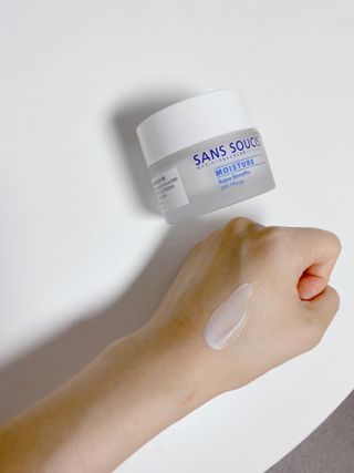 산수시 아쿠아 베네핏 24h 수부지 물광 속건조 수분크림 50ml — 5점을 준 리뷰어가 2021년 7월 올린 사용 사진
