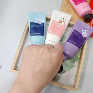 쿤달 BT21 시어버터 앤 마카다미아 퓨어 핸드크림 50ml 7구 기프트 세트 — 5점을 준 리뷰어가 2021년 3월 올린 사용 사진