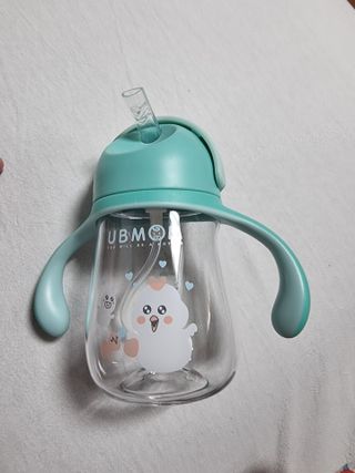 유비맘 트라이탄 코니빨대컵_컬러 랜덤 발송 — 5점을 준 리뷰어가 2021년 3월 올린 사용 사진