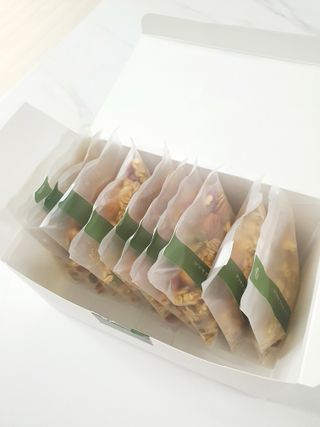 [그래한끼] 무설탕/저당 시리얼타입 수제그래놀라 (40gX10개) — 4점을 준 리뷰어가 2022년 7월 올린 사용 사진