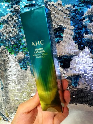 [NEW 탄력유턴 아이크림] AHC 유스 래스팅 리얼 아이크림 포 페이스 — 5점을 준 리뷰어가 2021년 2월 올린 사용 사진