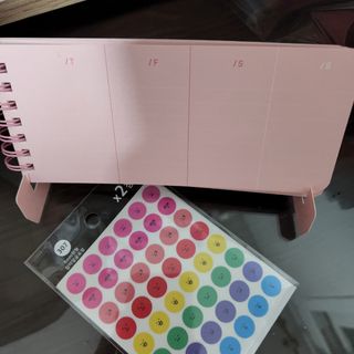 리훈 언더모니터 위클리 플래너 + 다정한 스티커 8mm 원형 칼라 얼굴 표정 1장 — 5점을 준 리뷰어가 2022년 3월 올린 사용 사진