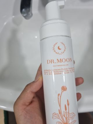 MF프리 [닥터문] 유산균 락토케어 질경초 여성청결제 200ml (폼타입) — 5점을 준 리뷰어가 2022년 7월 올린 사용 사진