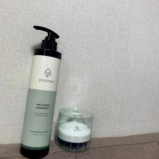 유메이 웰니스 샴푸 + 유메이 스칼프 브러쉬 — 5점을 준 리뷰어가 2021년 12월 올린 사용 사진