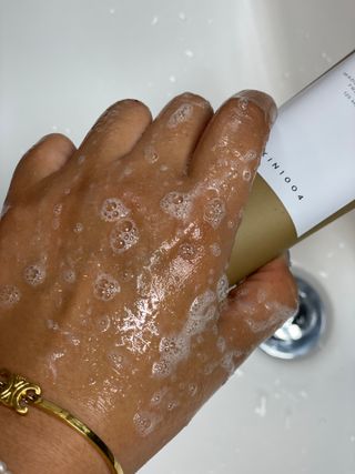 스킨1004 [SKIN1004] 마다가스카르 센텔라 앰플 폼 125ml — 5점을 준 리뷰어가 2024년 8월 올린 사용 사진