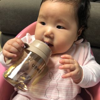 유비맘 샘방지 PPSU 빨대컵_컬러 랜덤 발송 — 5점을 준 리뷰어가 2020년 12월 올린 사용 사진