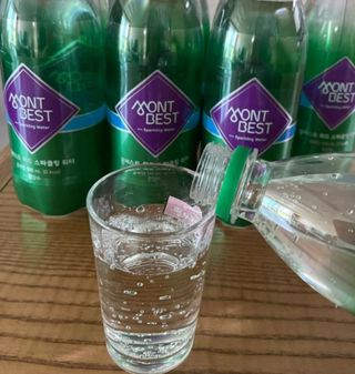몽베스트 Montbest with Sparkling water Plain 20병 — 5점을 준 리뷰어가 2022년 9월 올린 사용 사진