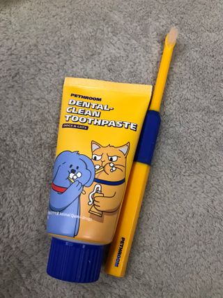 Pethroom 페스룸 PETHROOM DENTAL CARE SET 페스룸 덴탈 케어 세트 / 덴탈 클린 칫솔 + 덴탈 클린 치약 — 5점을 준 리뷰어가 2021년 1월 올린 사용 사진
