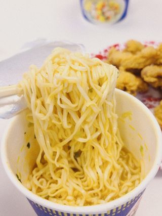 NISSIN 닛신 컵누들  4종 - 씨푸드오리지날, 씨푸드 스파이시, 씨푸드 커리, 씨푸드 XO소스 — 5점을 준 리뷰어가 2022년 11월 올린 사용 사진