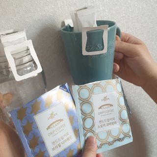 (주)쟈뎅 쟈뎅 클래스 핸드 드립 커피 10P 2종_디카페인 1종+랜덤 플레이버 1종 — 5점을 준 리뷰어가 2021년 4월 올린 사용 사진