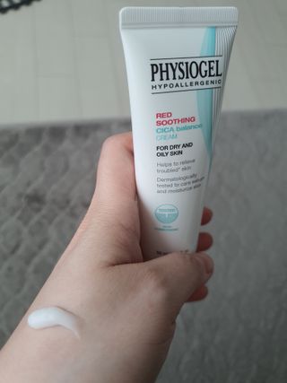 피지오겔 레드수딩 시카밸런스 크림 50ml — 5점을 준 리뷰어가 2022년 4월 올린 사용 사진