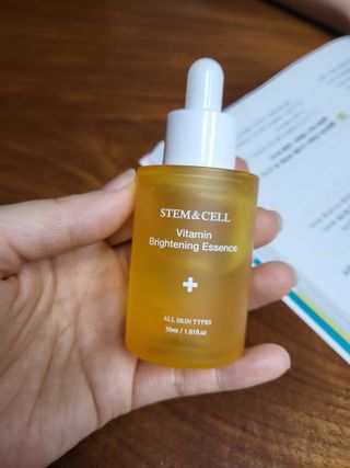 체르엠 스템앤셀 비타민 브라이트닝 에센스 30ml 1개 — 4점을 준 리뷰어가 2022년 4월 올린 사용 사진