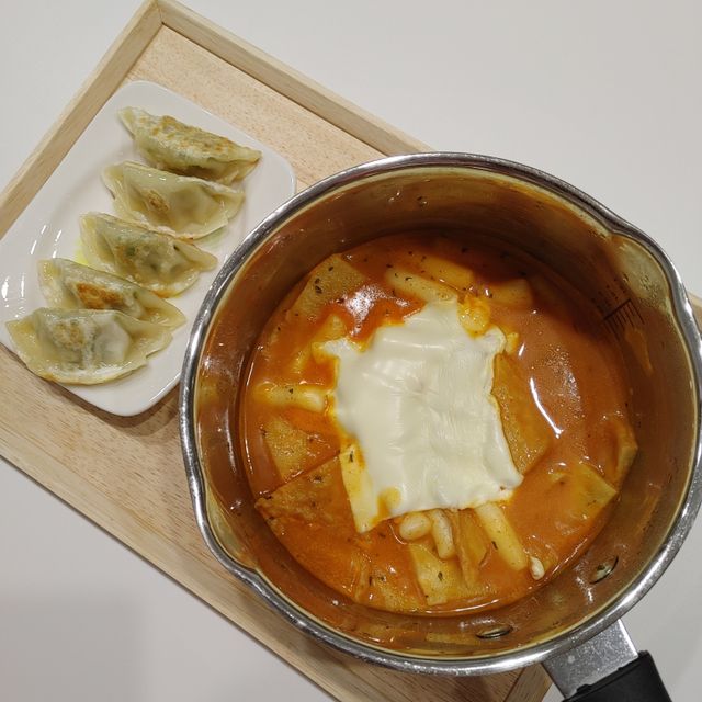 더밥 로제마녀 떡볶이 리뷰 사진