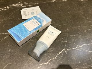 [스킨1004] 마다가스카르 센텔라 히알루-시카 워터핏 선세럼 50ml — 5점을 준 리뷰어가 2024년 5월 올린 사용 사진