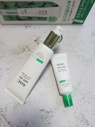 [AHC] 세이프온 에센스 선크림 올리브영 스페셜 증정 기획세트 — 5점을 준 리뷰어가 2022년 6월 올린 사용 사진