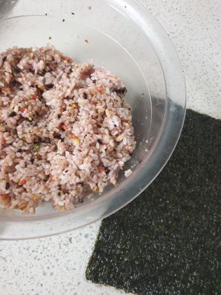 해풀잎 누구나 김밥*1ea [(혼합야채 35g *1ea,  김밥김 (5g, 5ea),  양념간장 (6g, 5ea), 참기름(5g, 2ea)] — 5점을 준 리뷰어가 2022년 7월 올린 사용 사진