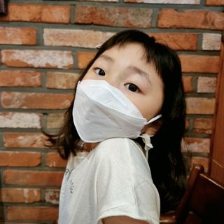 케이파이 항균 마스크 [케이파이] 항균 마스크 60매입 (개별 포장) 숨쉬기 편하여, 야외에서 운동할 때 사용이 편합니다. — 5점을 준 리뷰어가 2022년 7월 올린 사용 사진