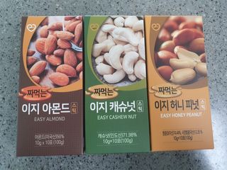 짜먹는 이지견과 짜먹는 이지아몬드, 짜먹는 이지허니피넛, 짜먹는 이지캐슈넛 각 10g X  10포 — 3점을 준 리뷰어가 2021년 1월 올린 사용 사진