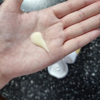 ★N쇼핑 헤어팩 1위★ 리하 에그 화이트 극손상 무실리콘 트리트먼트 헤어팩 — 5점을 준 리뷰어가 2022년 6월 올린 사용 사진
