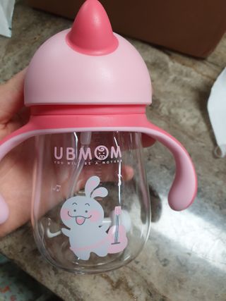 유비맘 트라이탄 코니빨대컵_컬러 랜덤 발송 — 5점을 준 리뷰어가 2021년 1월 올린 사용 사진