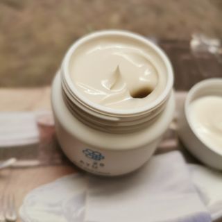 AYU25[아유트웬티파이브]다마스크로즈워터 베이스 천연 수분 촉촉 크림 — 5점을 준 리뷰어가 2021년 3월 올린 사용 사진