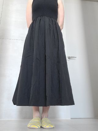 다운블로우 ~플레어 레이어드 민소매 드레스 봄 여름 가을 슬리브리스 반팔 롱 원피스 — 5점을 준 리뷰어가 2025년 6월 올린 사용 사진