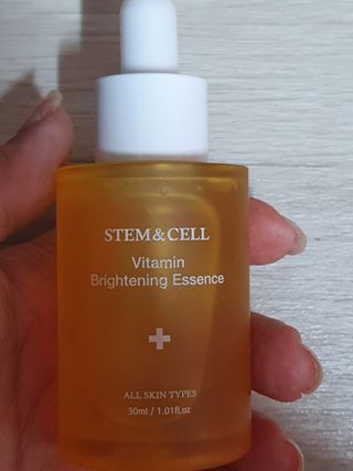 체르엠 스템앤셀 비타민 브라이트닝 에센스 30ml 1개 — 5점을 준 리뷰어가 2021년 11월 올린 사용 사진