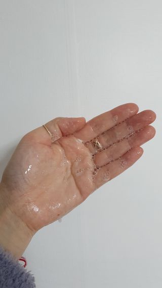 방방곳곳 편림초 마이크로바이옴 샴푸 — 5점을 준 리뷰어가 2022년 3월 올린 사용 사진