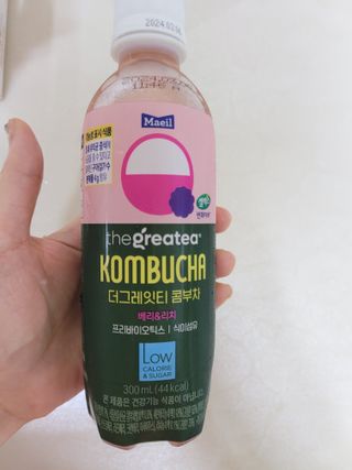 더그레잇티 콤부차 [매일유업] 더그레잇티 44kcal 콤부차 300ml *12개입 (오리지널 6개+베리리치 6개) — 5점을 준 리뷰어가 2023년 7월 올린 사용 사진