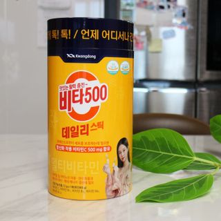 광동생활건강 [광동] 제니비타민C 비타500데일리스틱 180포+제니등신대+제니스티커 — 4점을 준 리뷰어가 2021년 12월 올린 사용 사진