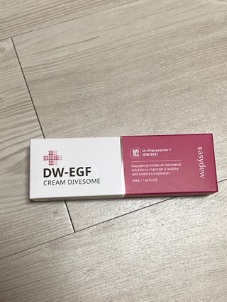 이지듀 DW-EGF 크림 다이브좀_콜라겐이 쏙쏙, 탄력피부로 다이빙 — 5점을 준 리뷰어가 2021년 2월 올린 사용 사진
