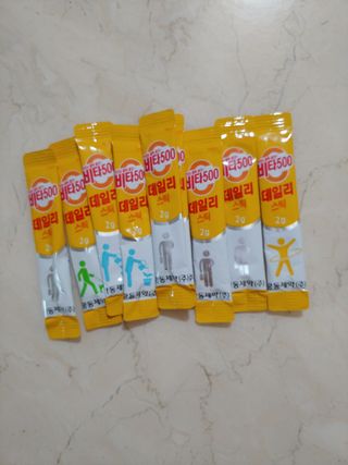광동생활건강 [광동] 제니비타민C 비타500데일리스틱 180포+제니등신대+제니스티커 — 5점을 준 리뷰어가 2021년 12월 올린 사용 사진