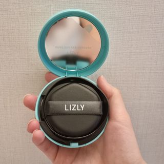 리즐리 씨슬릭 톤업 쿨링 쿠션 15g — 3점을 준 리뷰어가 2021년 9월 올린 사용 사진