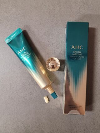 [NEW 탄력유턴 아이크림] AHC 유스 래스팅 리얼 아이크림 포 페이스 — 5점을 준 리뷰어가 2021년 3월 올린 사용 사진
