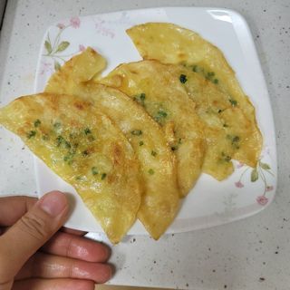 [푸딩팩토리] 즉석누들떡볶이 540g + 대구전통 납작만두 260g — 4점을 준 리뷰어가 2022년 12월 올린 사용 사진