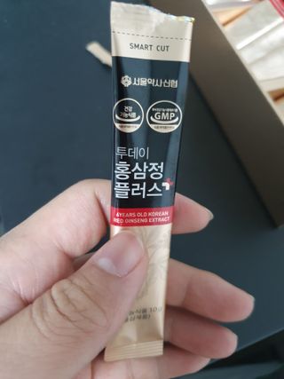 서울약사신협_투데이홍삼정플러스스틱_10g x 30포 — 5점을 준 리뷰어가 2021년 5월 올린 사용 사진